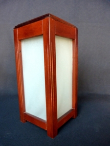 Art-163 Velador cubo mad. vidrio esmerilado
